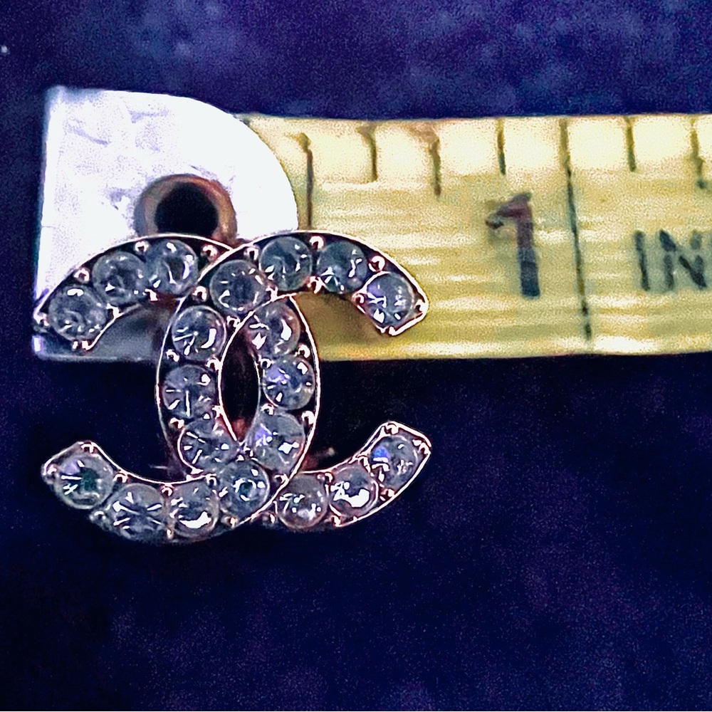 Cc-(set of 6) 19mm-Logo shape gold-metal/ faux crystal embellishment/shanked/👀😉 - Picture 3 of 9